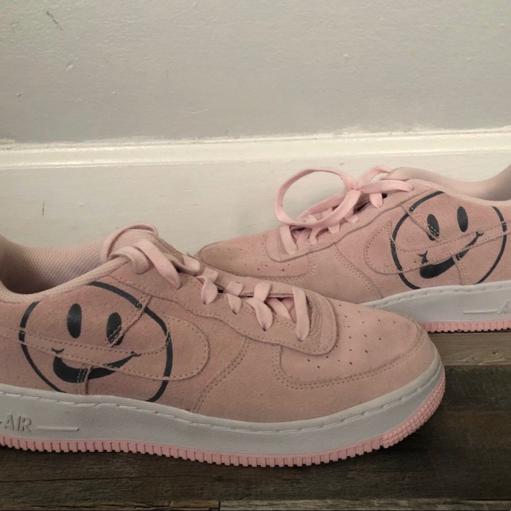 Nike Air Force 1 low g’s “Have a nice day” 💓